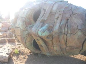 ひび割れ銅像顔-８００