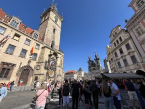 clock piazza long 800